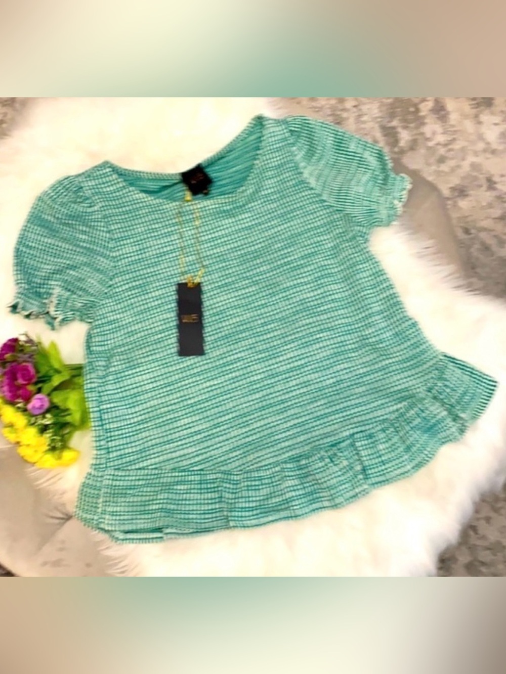 Green And White Ruffle Bottom Top Sz MED By W5 NEW!